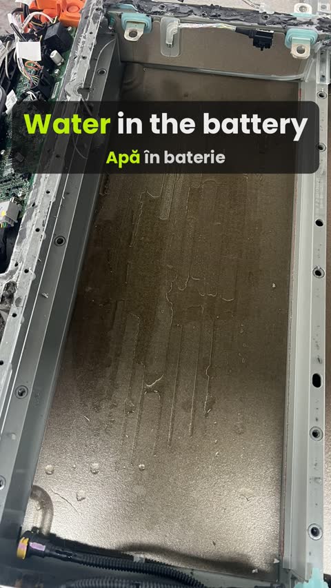 Water inside the empty battery casing